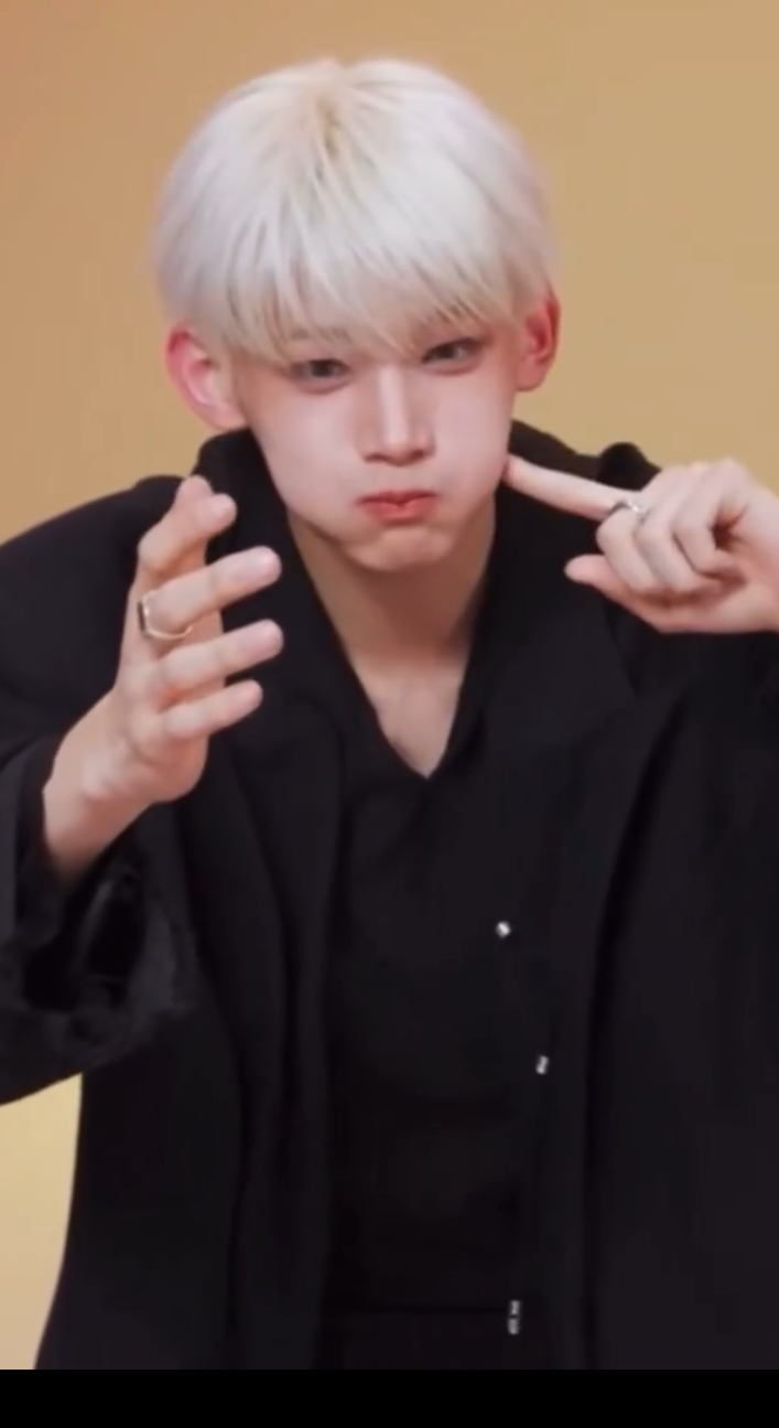 A moment captured by Jo (&TEAM)'s fan