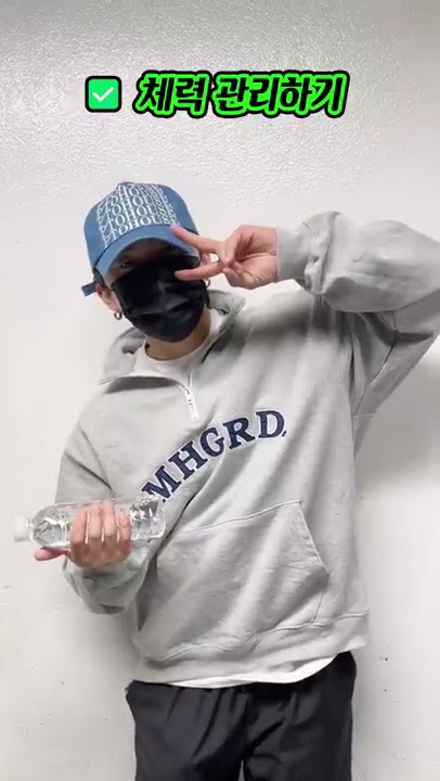 Behind-the-scenes cut of Stray Kids