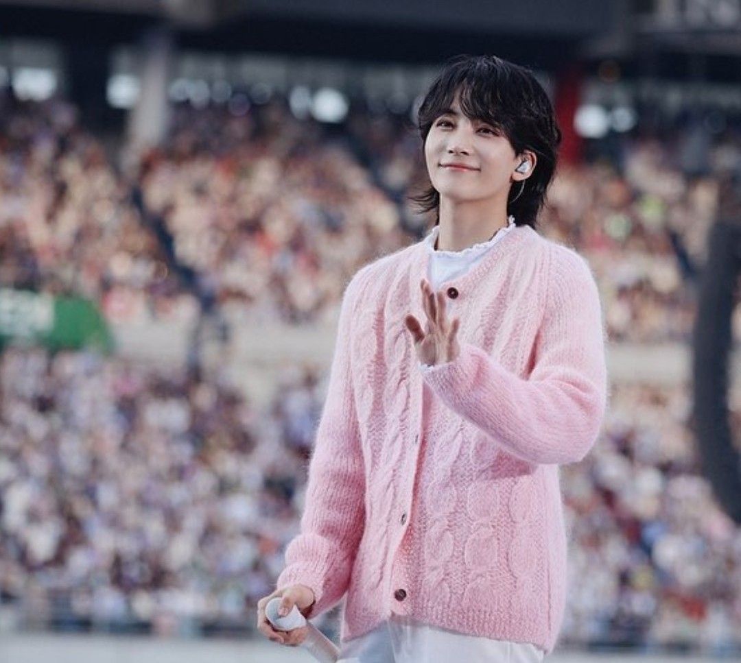 Latest photo of Jeonghan (SEVENTEEN)