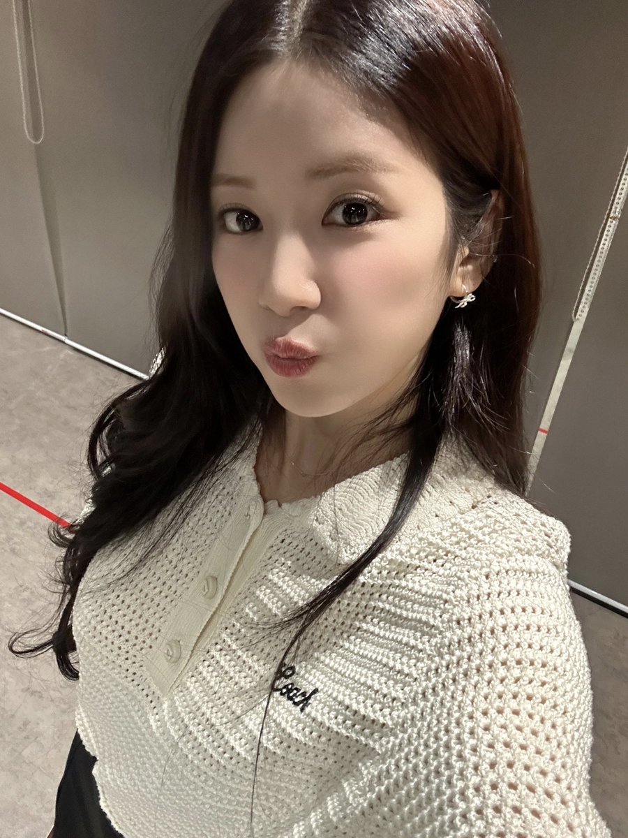 A moment captured by Apink's fan