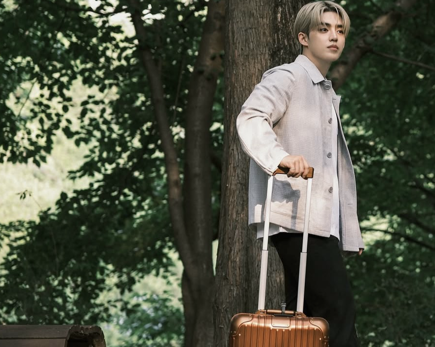 Recent activity shot of S.Coups (SEVENTEEN)