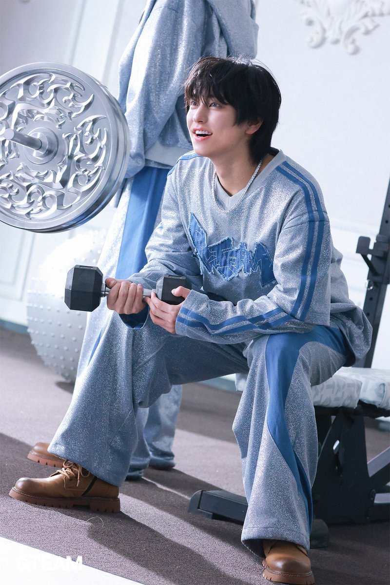 A moment captured by &TEAM's fan