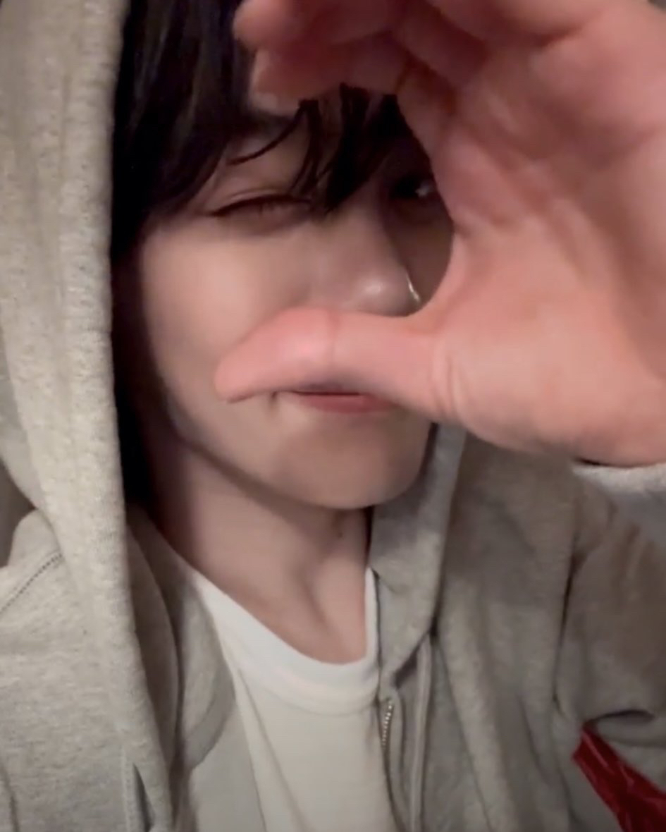 A moment captured by Kim Gyuvin (ZEROBASEONE)'s fan