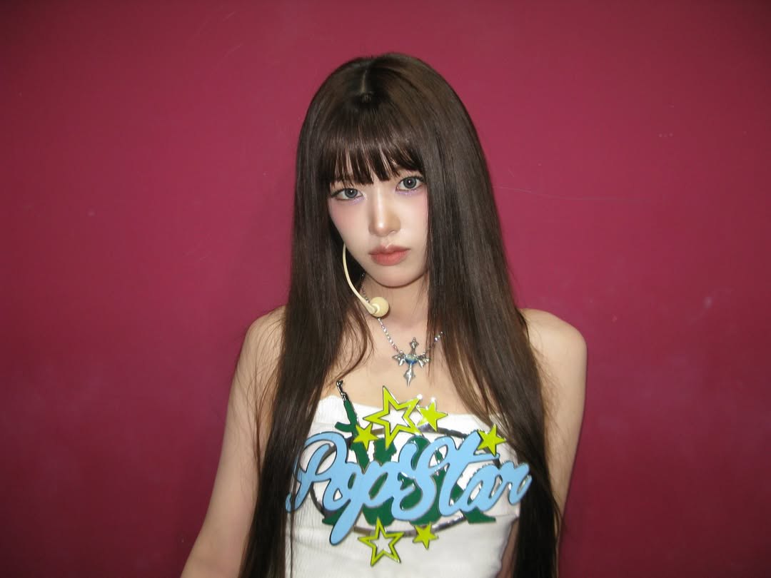 Recent activity shot of An Yujin (IVE)