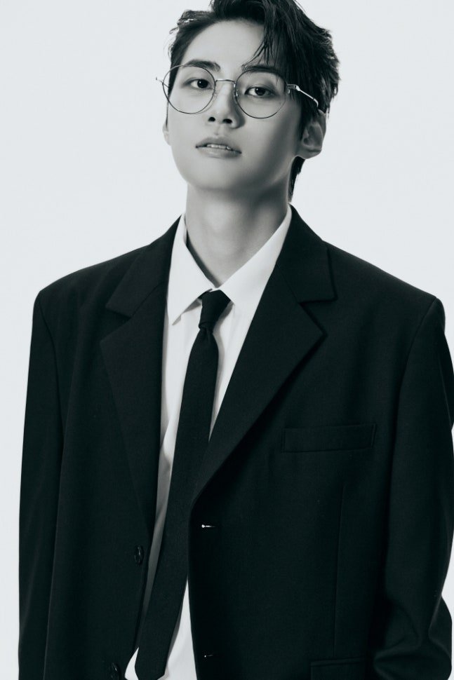 A moment captured by Lee Jinhyuk's fan