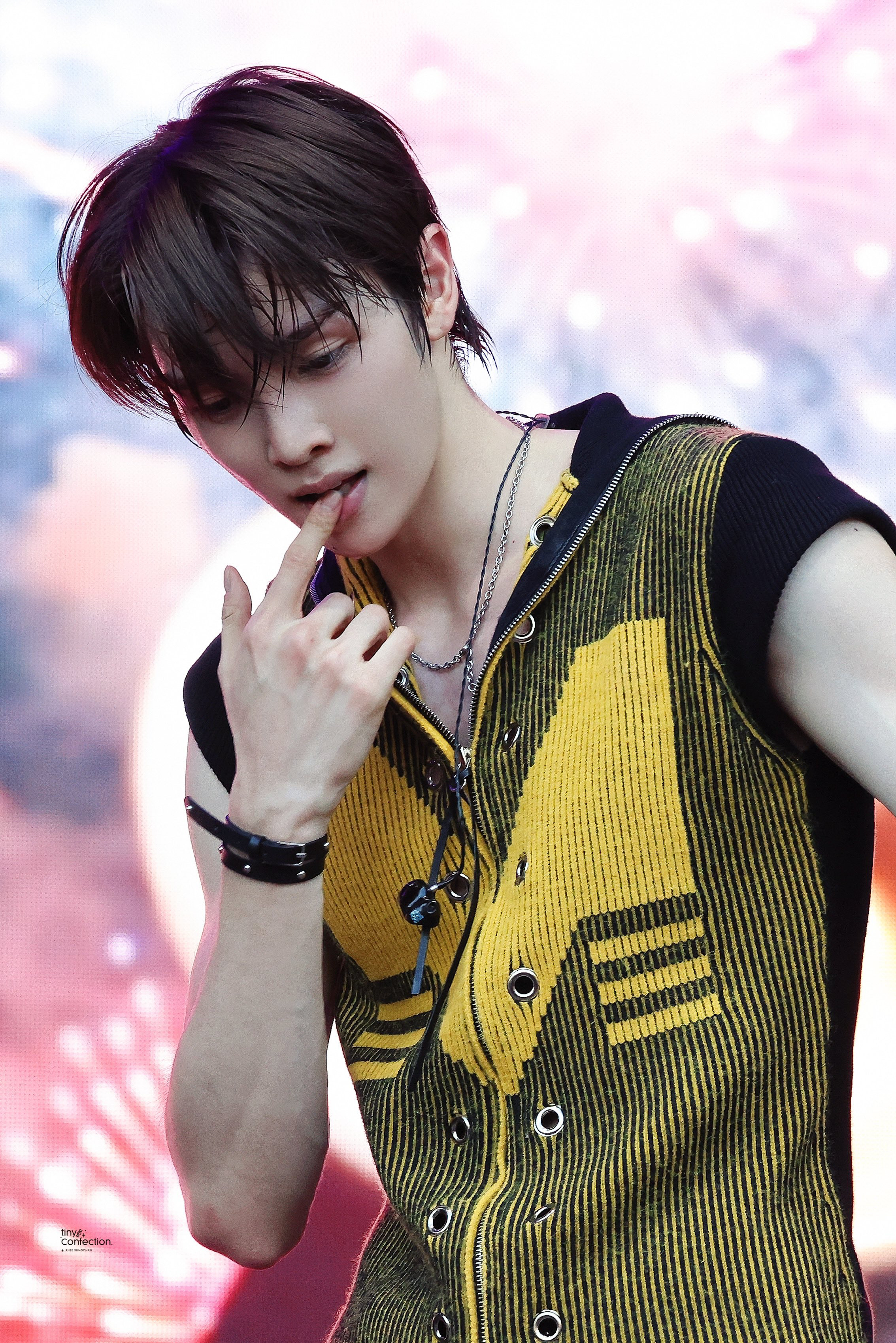 Recent activity shot of Sungchan (RIIZE)