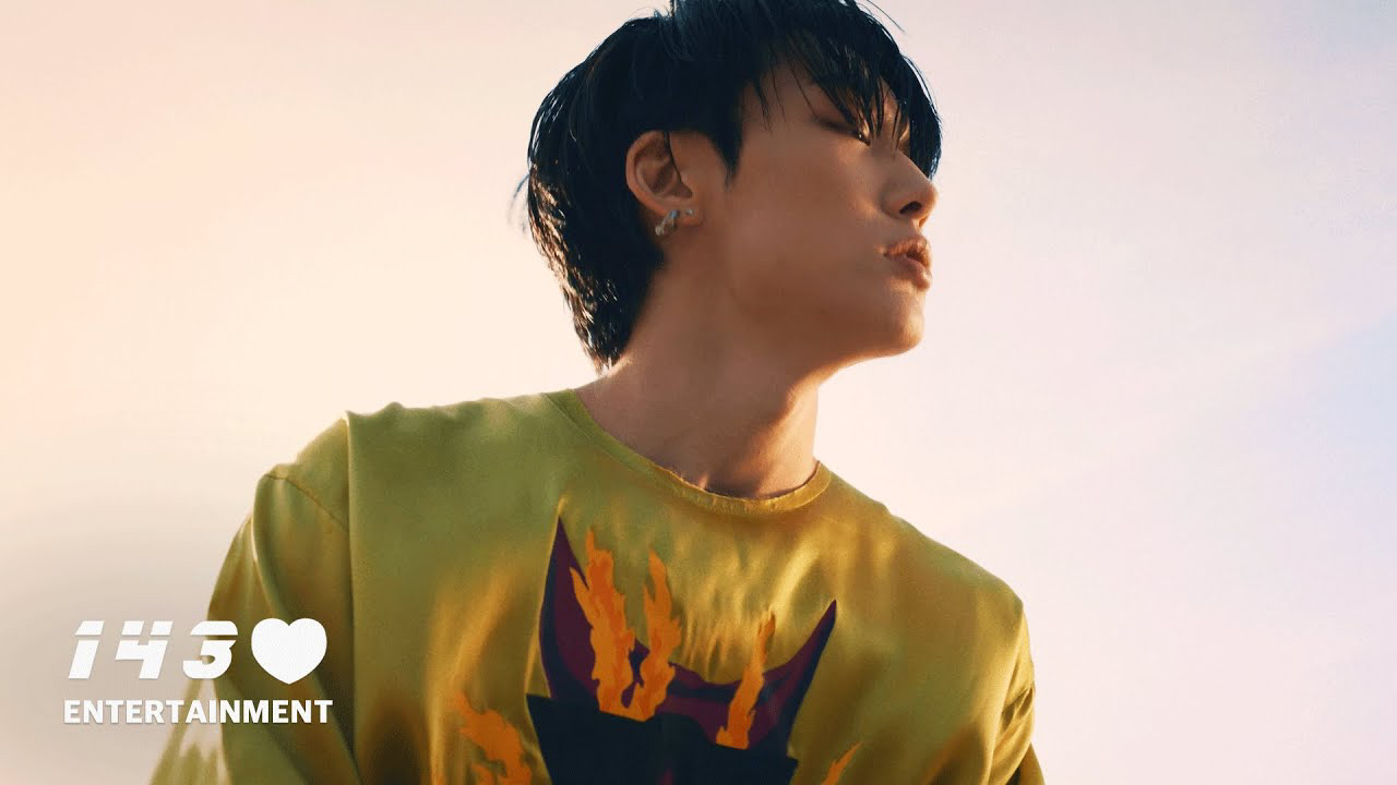 Recent activity shot of BOBBY (iKON)