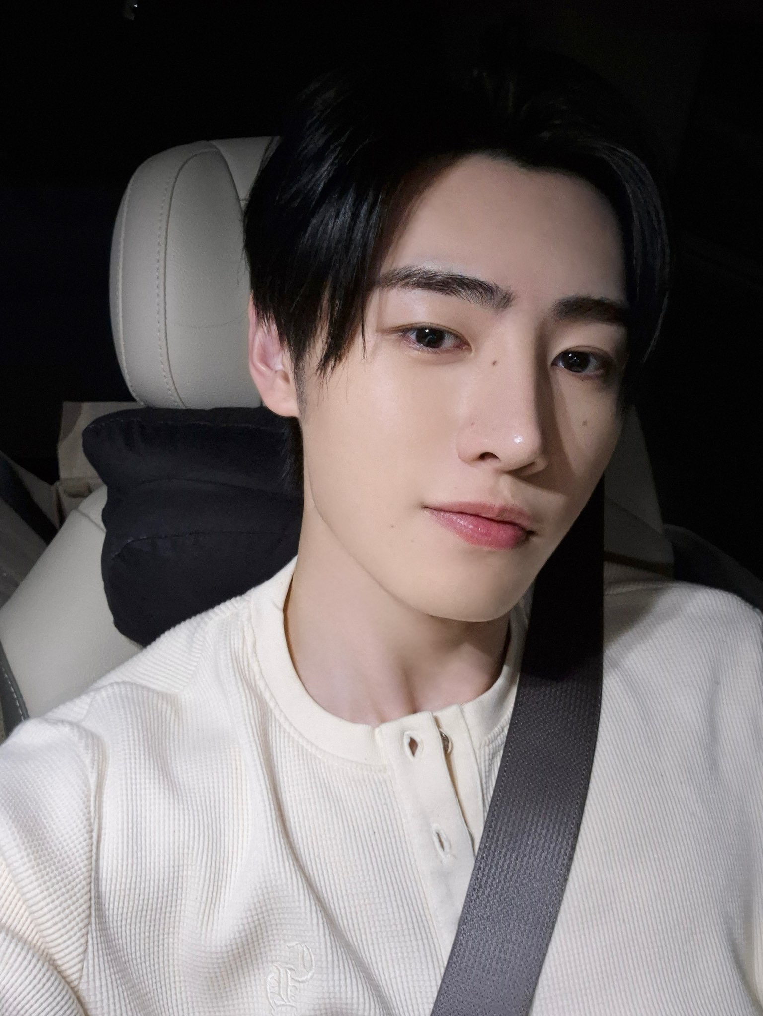 Latest photo of Sunghoon (ENHYPEN)
