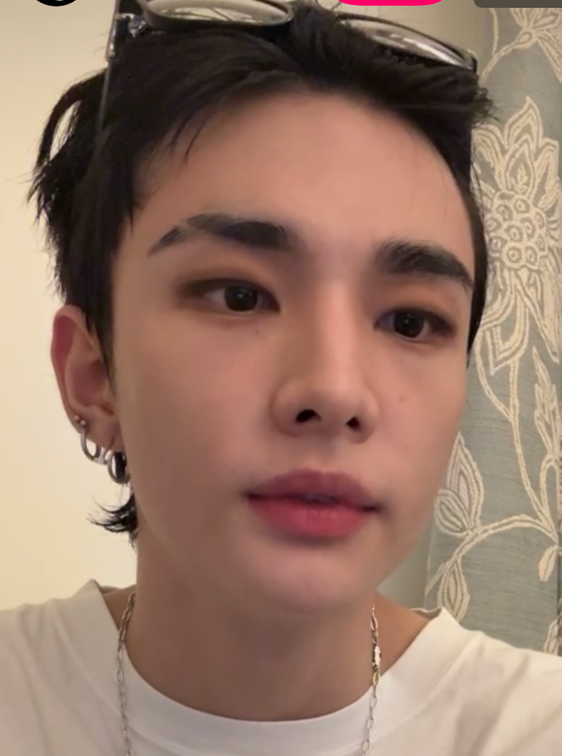 현진 (Stray Kids)의 최신 사진