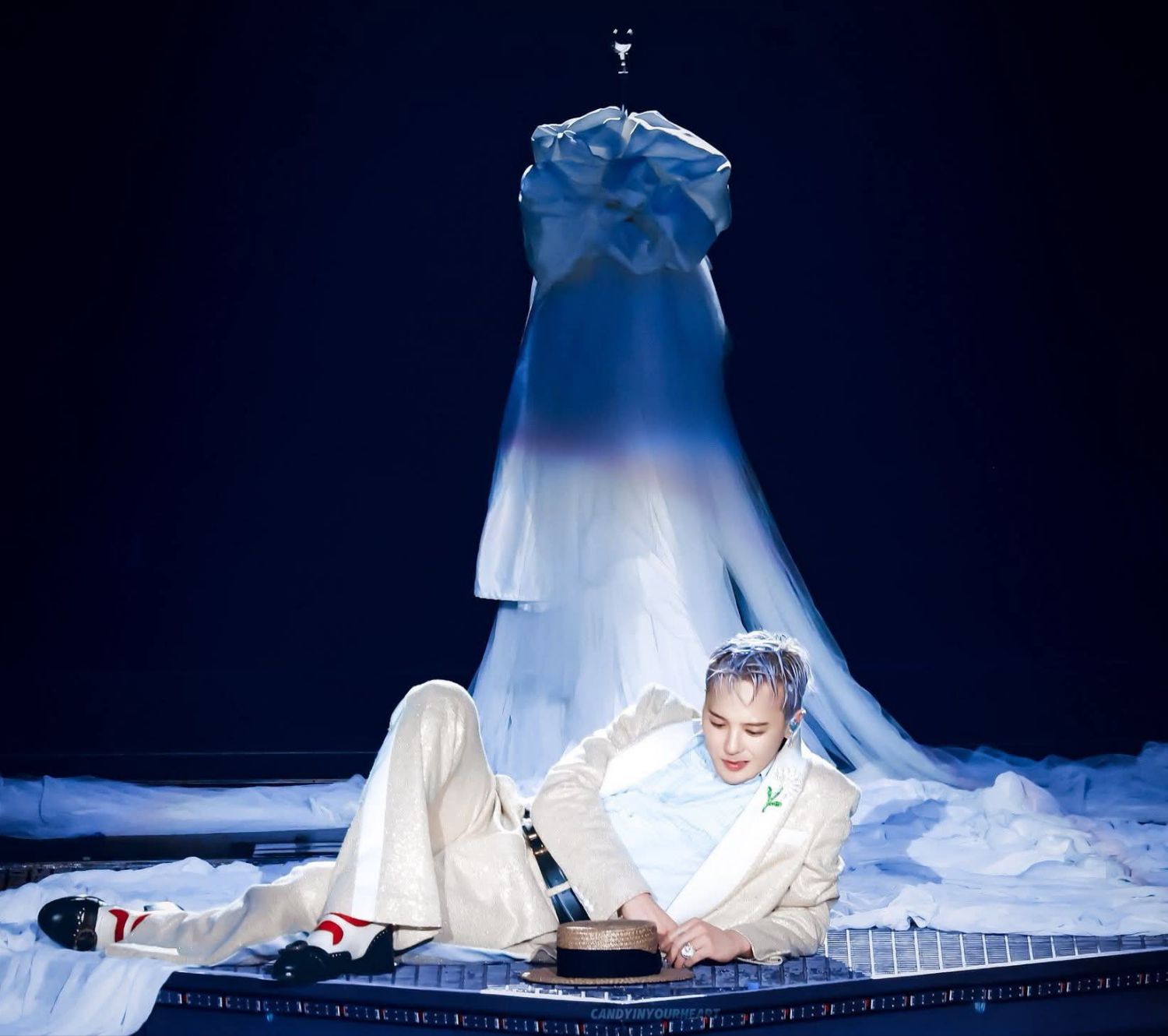 Behind-the-scenes cut of G-DRAGON (BIGBANG)