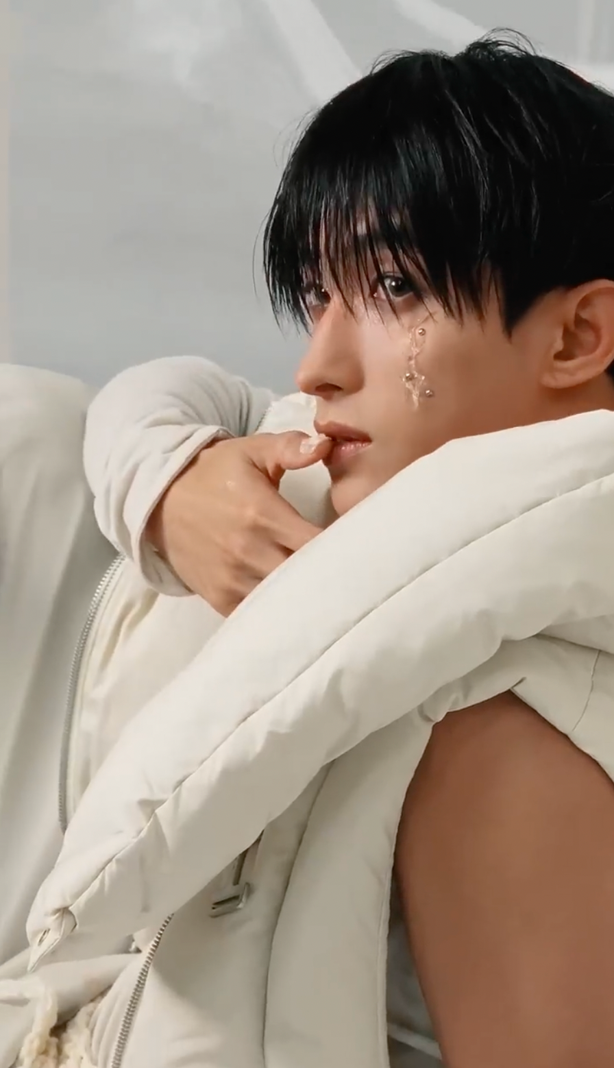 Behind-the-scenes cut of DK (SEVENTEEN)