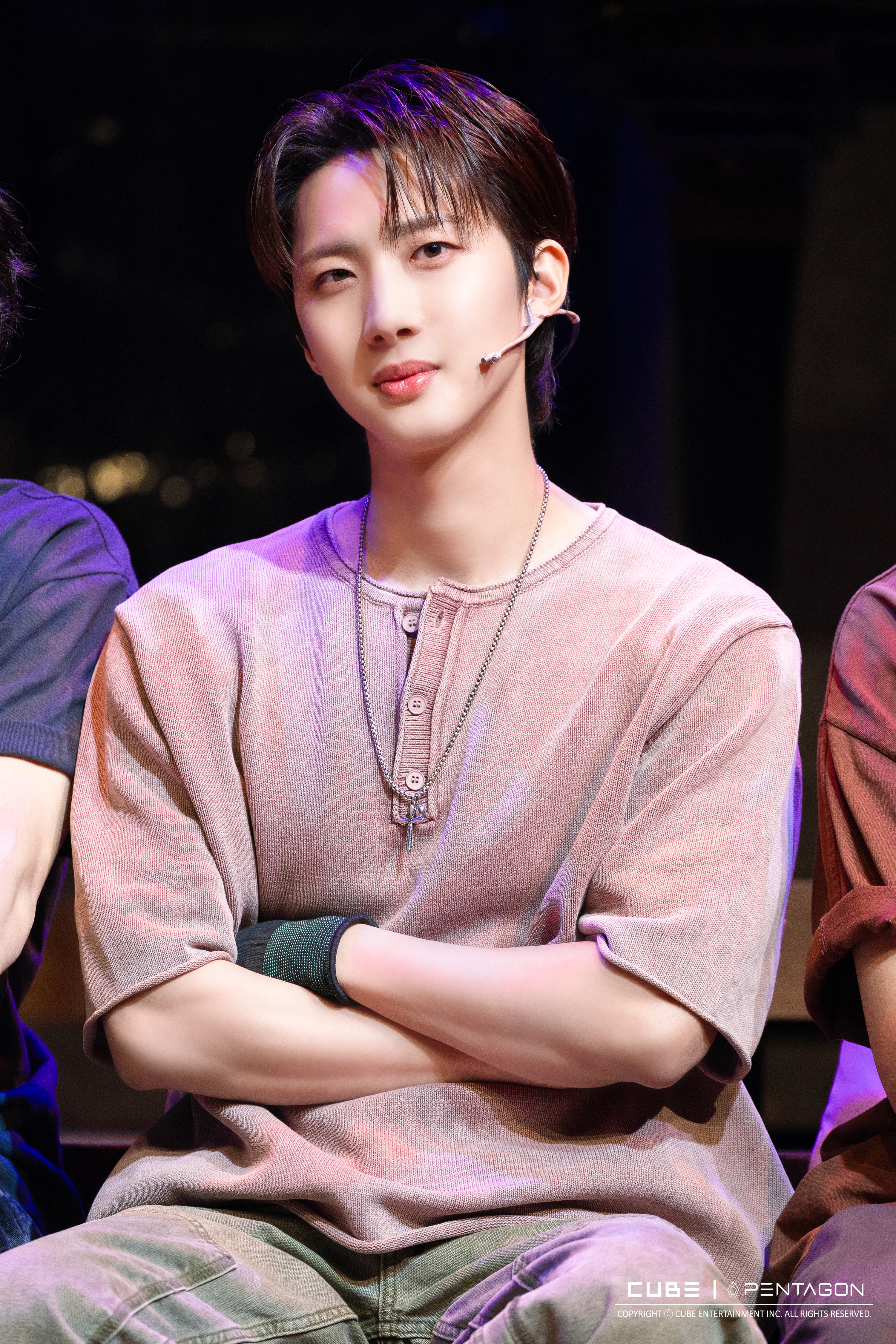 A moment captured by Hui (PENTAGON)'s fan