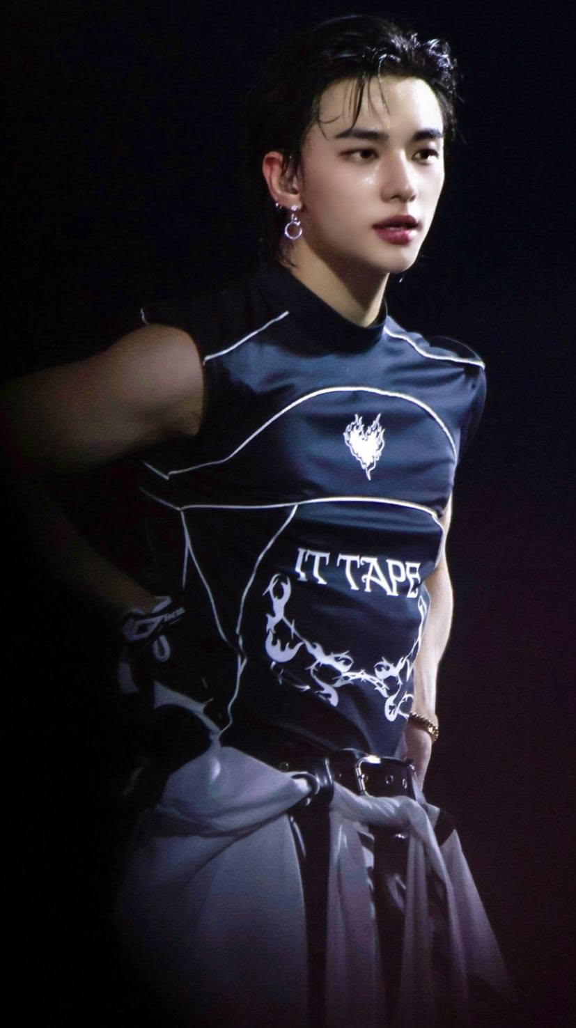 A heartfelt wallpaper shared by Hyunjin (Stray Kids)'s fans