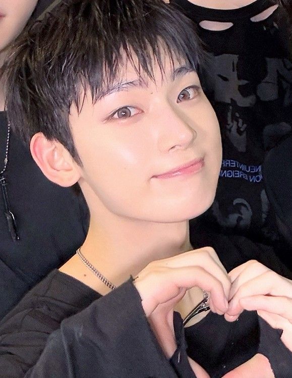Latest photo of Sunoo (ENHYPEN)