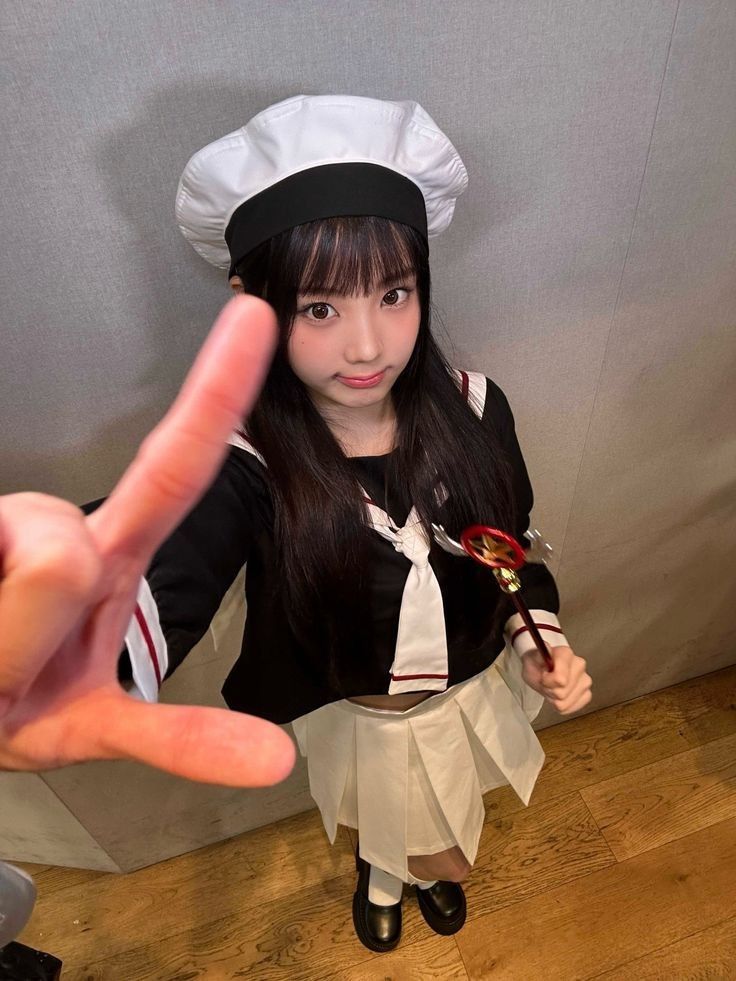 Behind-the-scenes cut of Wonhee (ILLIT)