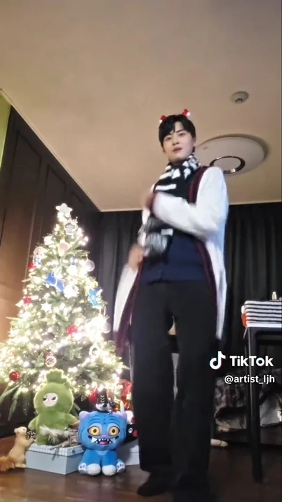 A moment captured by Lee Jinhyuk's fan