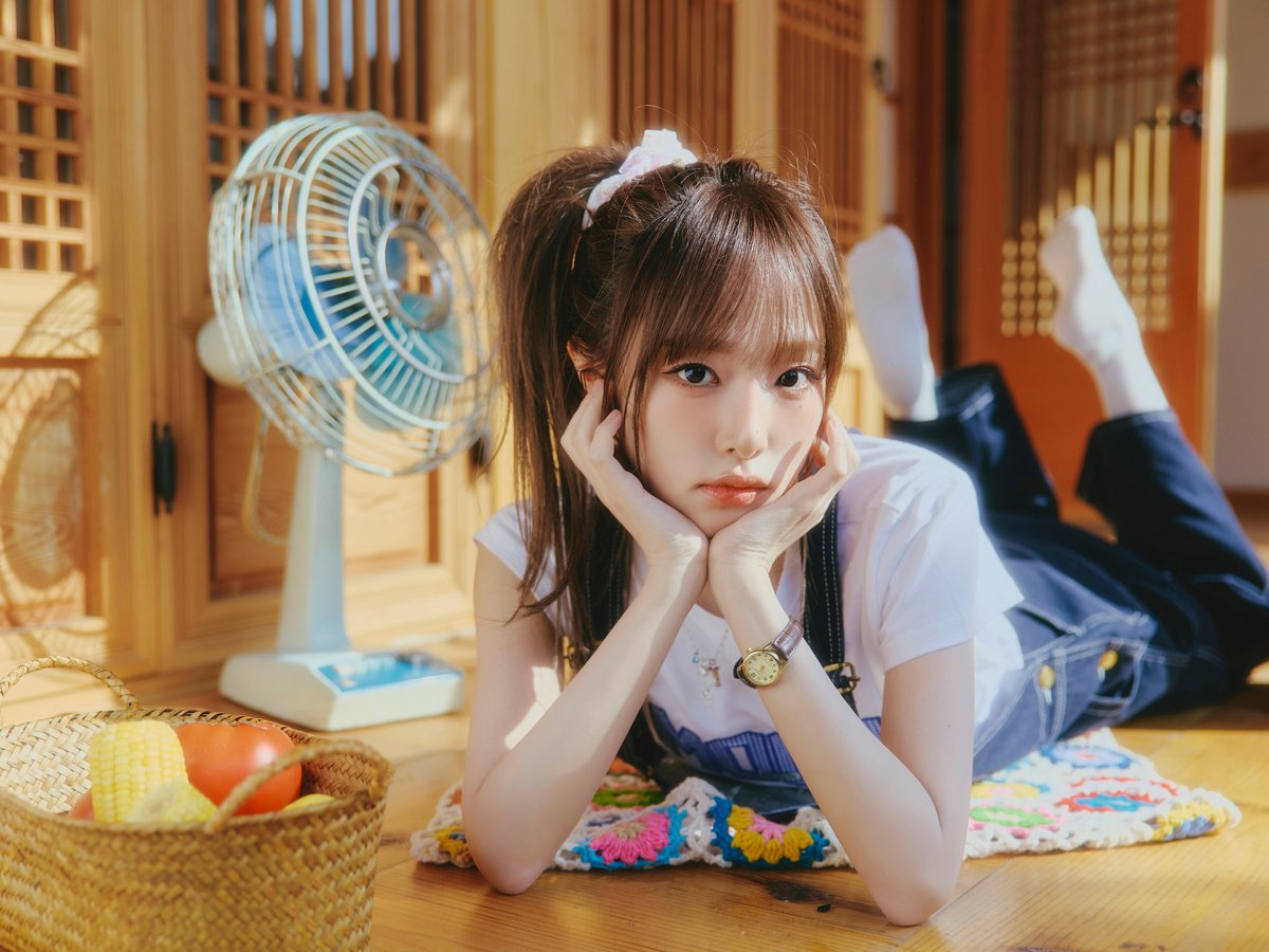 A moment captured by Choi Yena's fan