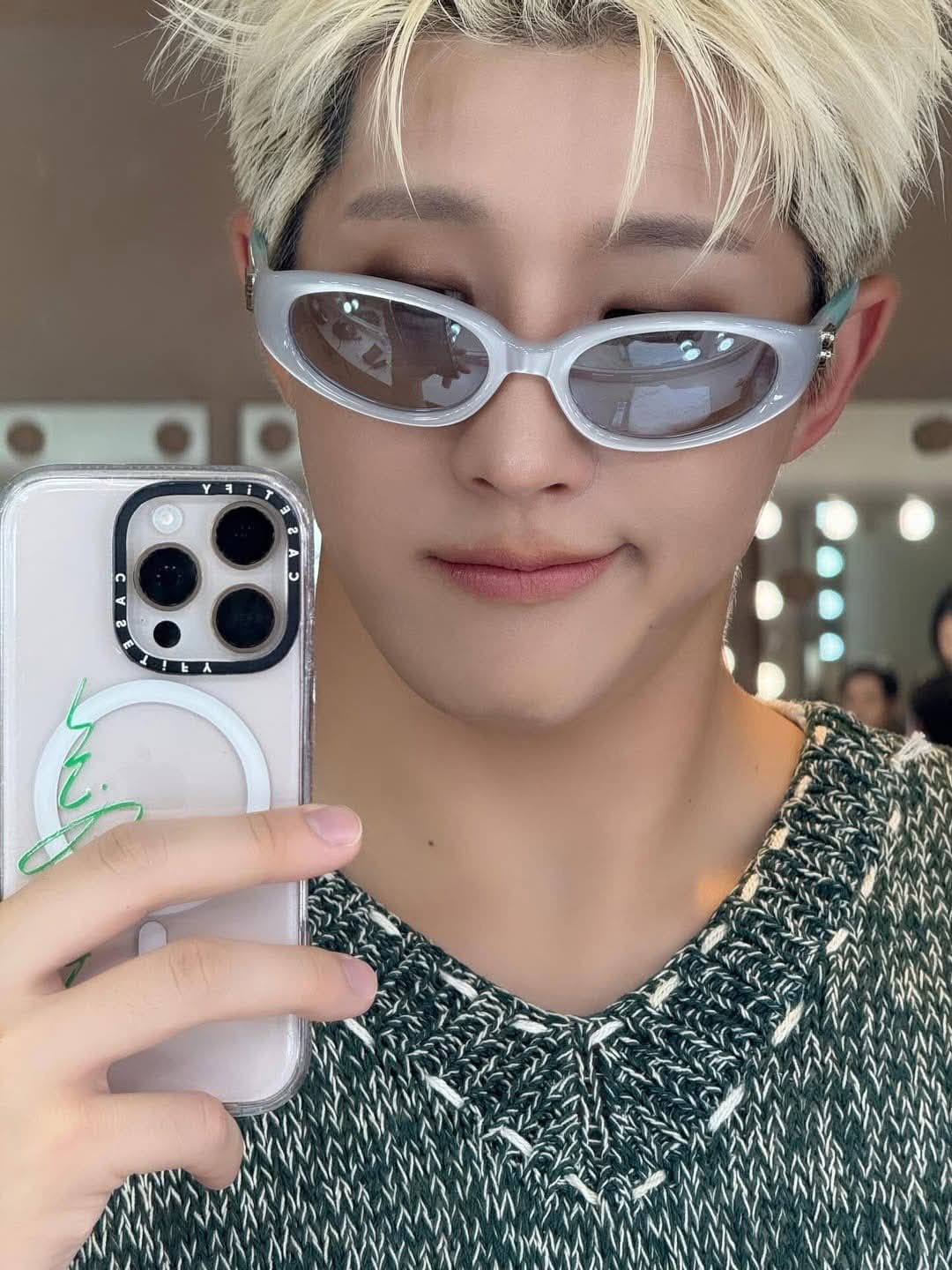 A moment captured by Jinjin (ASTRO)'s fan