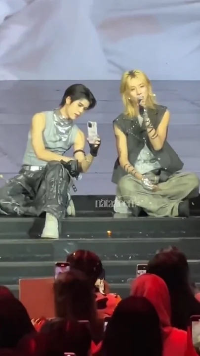 A moment captured by Hu Yetao (NexT1DE)'s fan