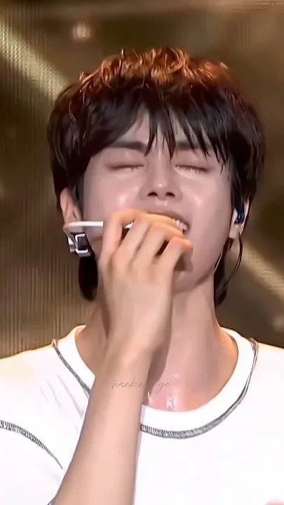 A moment captured by Hanbin (TEMPEST)'s fan