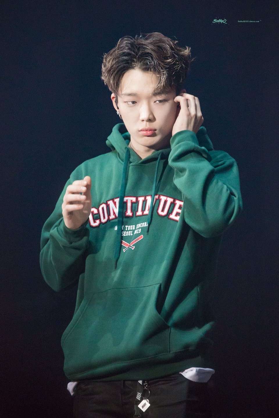BOBBY (iKON)の舞台裏ショット