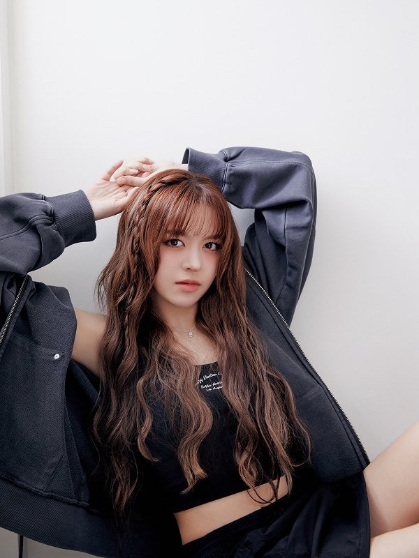 A moment captured by LILY (NMIXX)'s fan