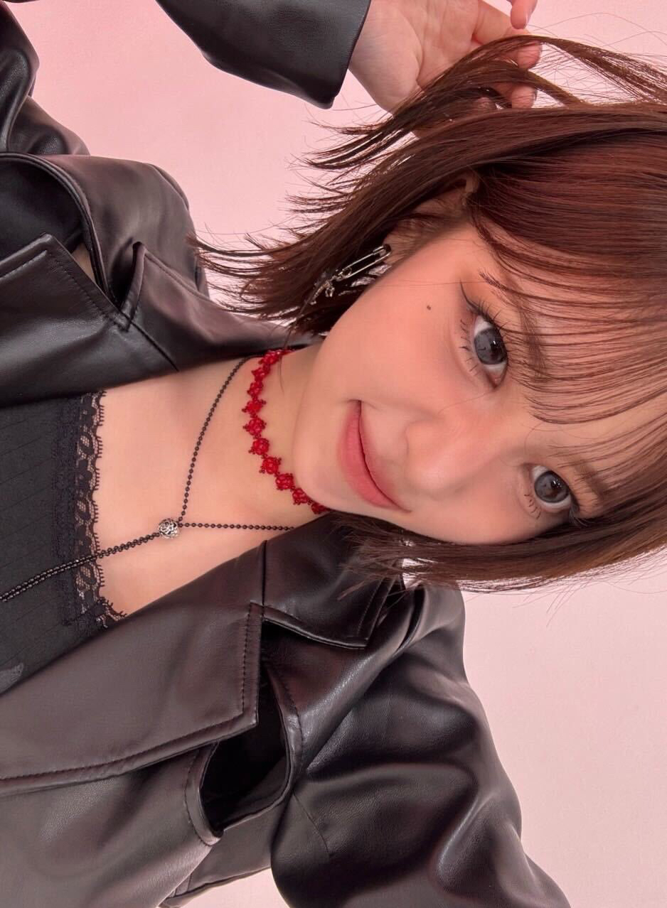 A moment captured by May (RESCENE)'s fan