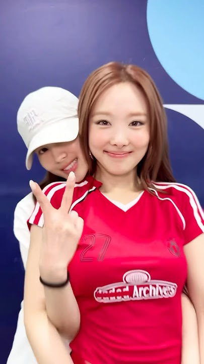 TWICEの舞台裏ショット