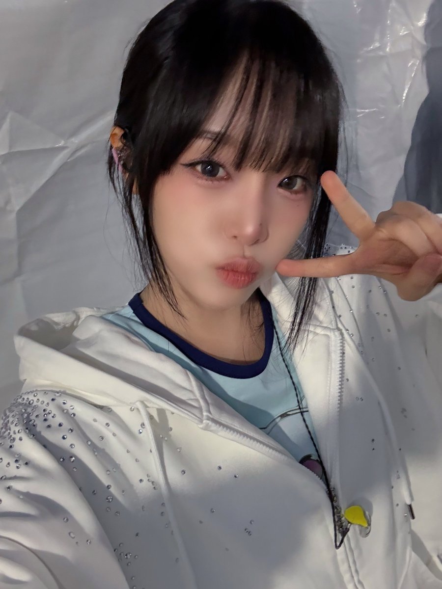 A moment captured by Choi Yena's fan