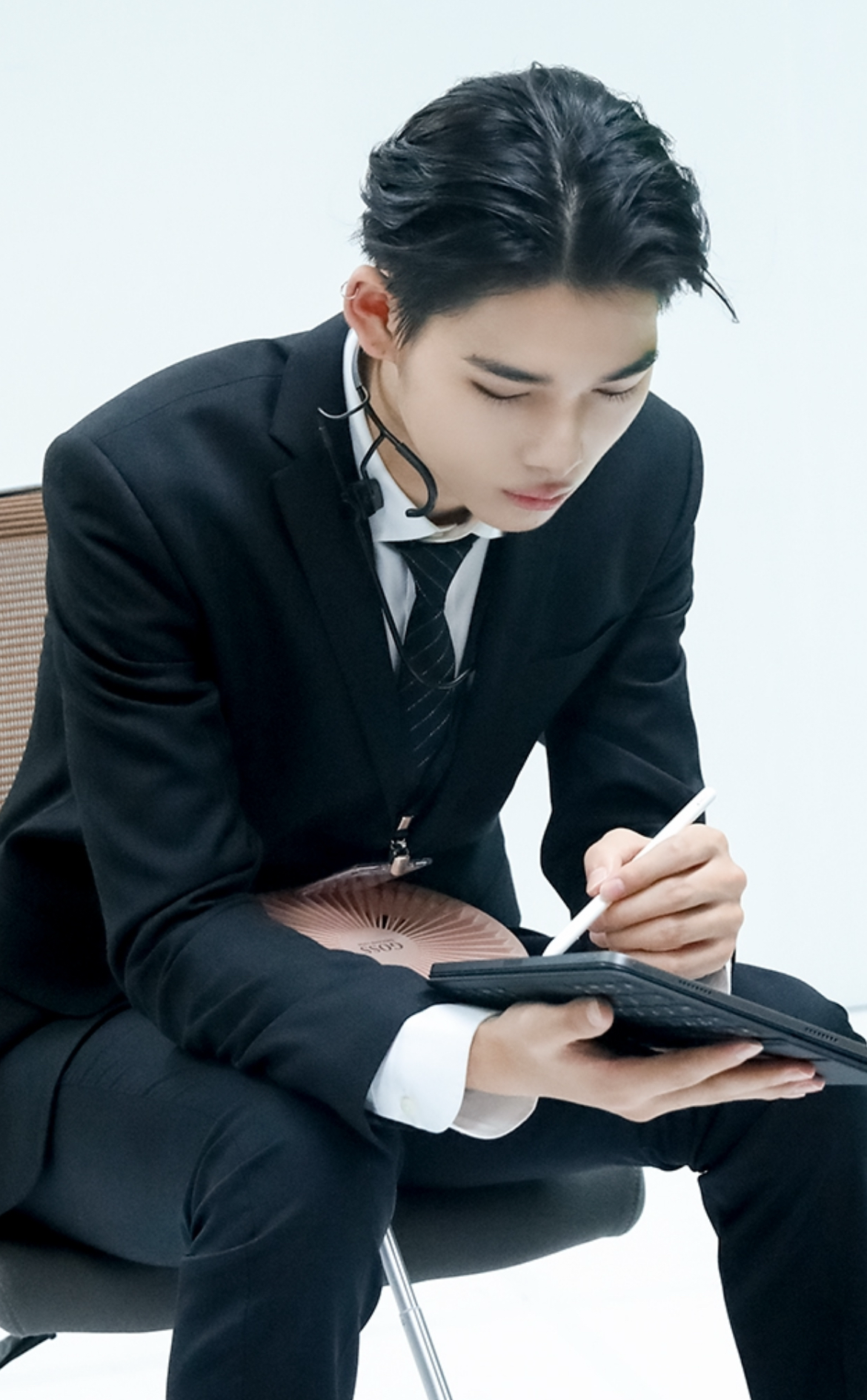 Behind-the-scenes cut of NI-KI (ENHYPEN)