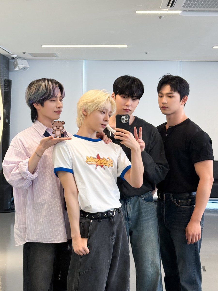 Behind-the-scenes cut of ONEUS