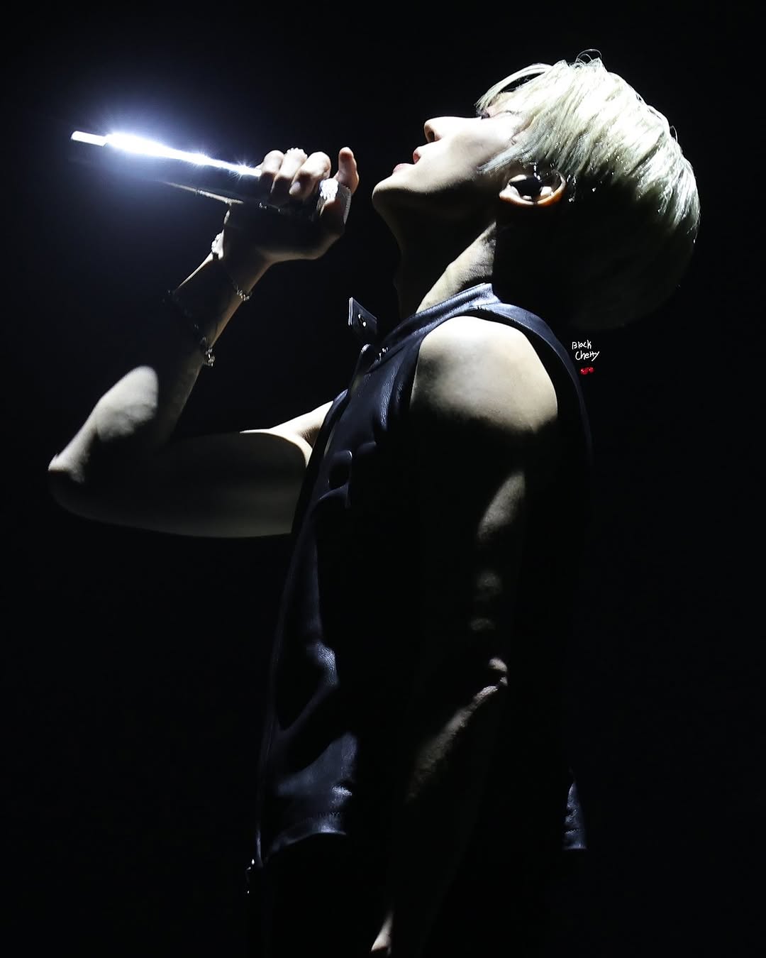 A moment captured by Wooyoung (ATEEZ)'s fan