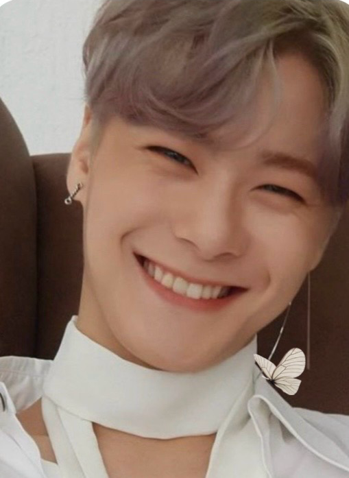 A moment captured by Moonbin (ASTRO)'s fan