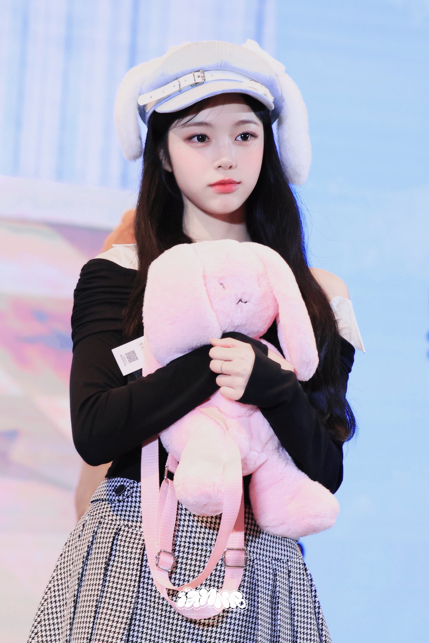 A moment captured by Ian (Hearts2Hearts)'s fan