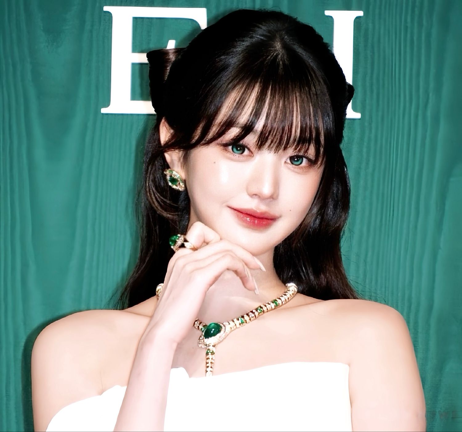 Recent activity shot of Jang Wonyoung (IVE)