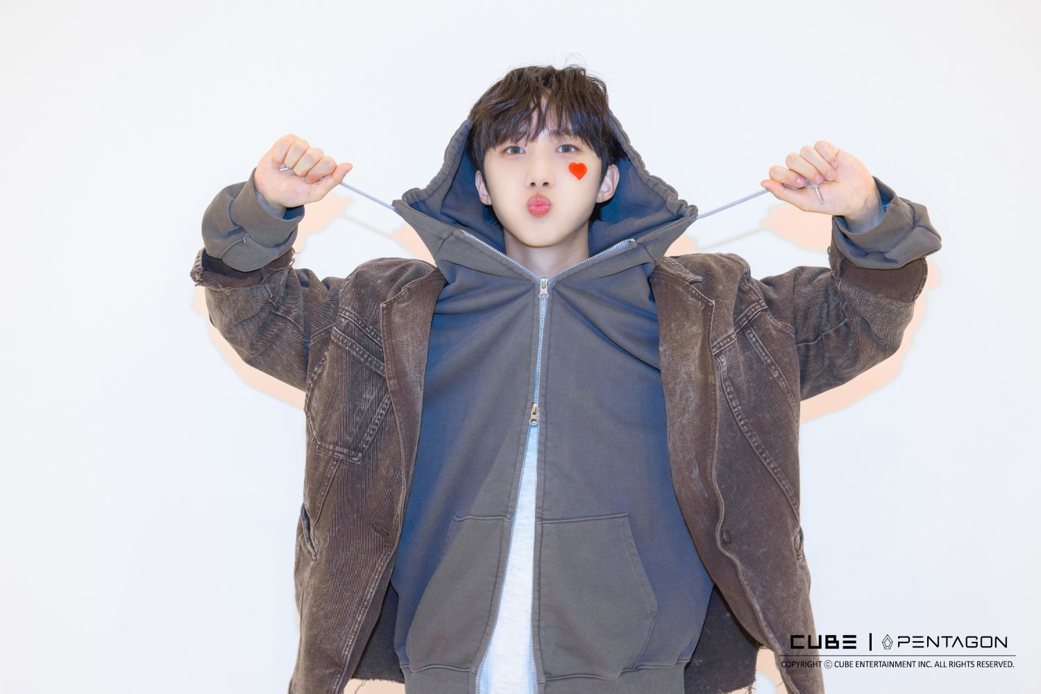 Recent activity shot of Hui (PENTAGON)