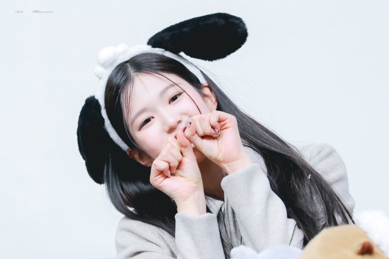 A moment captured by Yoon Jiyoon's fan