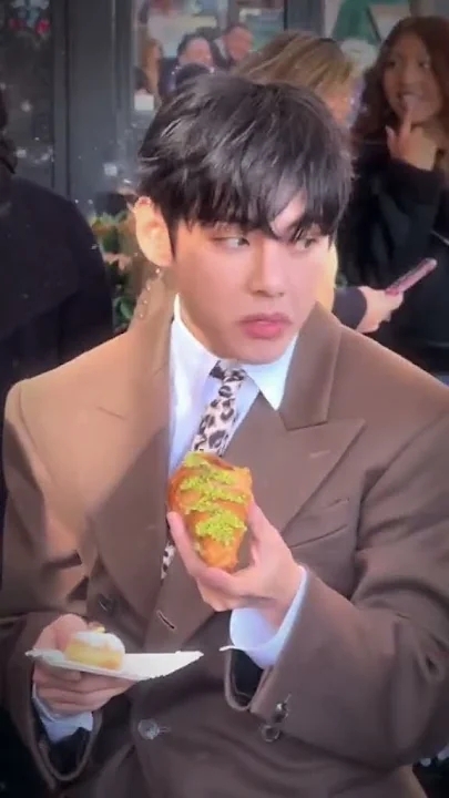 Foto terbaru V (BTS)