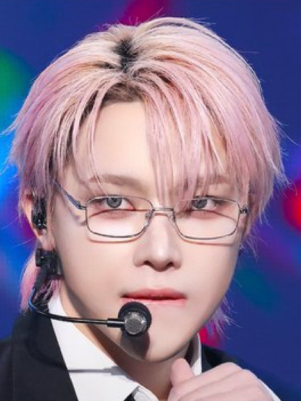 A moment captured by Nicholas (&TEAM)'s fan