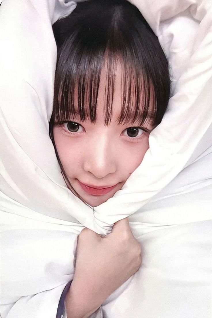 Behind-the-scenes cut of Rei (IVE)