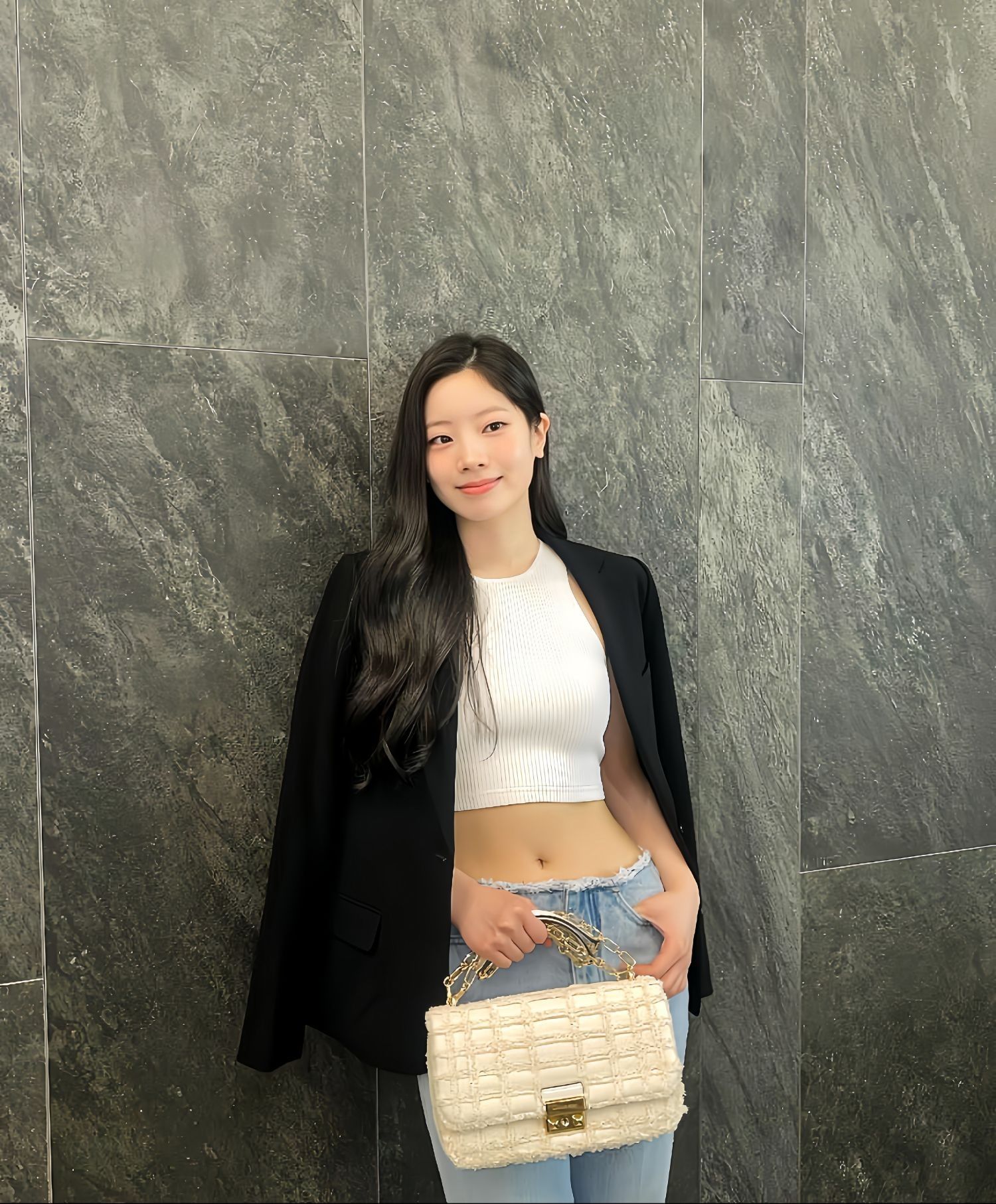Recent activity shot of Dahyun (TWICE)