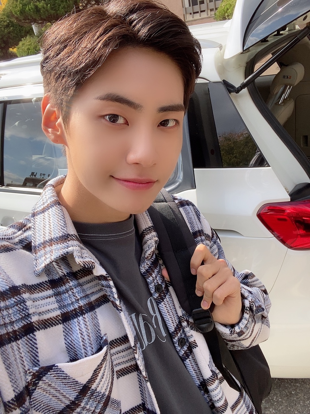 Behind-the-scenes cut of Lee Jinhyuk