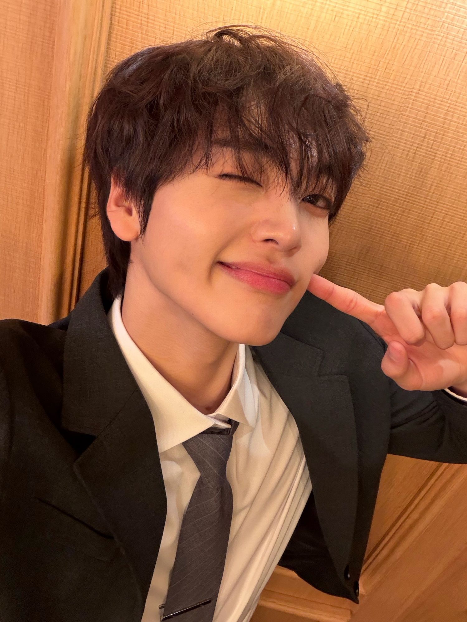 Recent activity shot of Hyeongjun (CRAVITY)