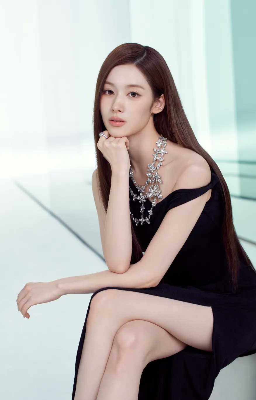 Sana (TWICE)的最新照片