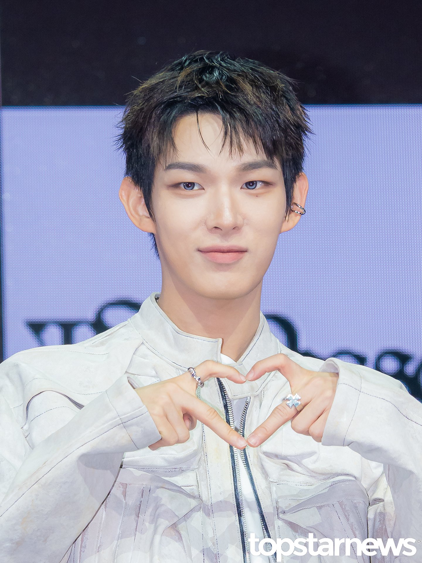 Behind-the-scenes cut of Steven (AHOF)