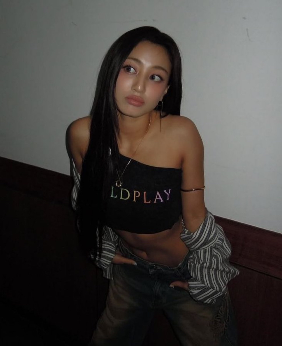 Behind-the-scenes cut of Jihyo (TWICE)