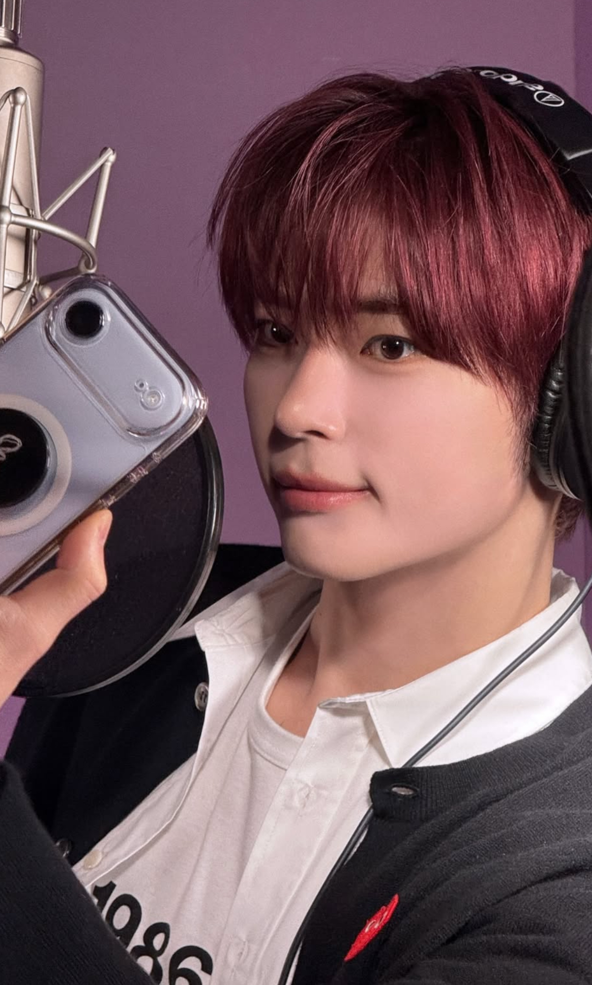 Today's most popular wallpaper in the Sung Hanbin (ZEROBASEONE) community