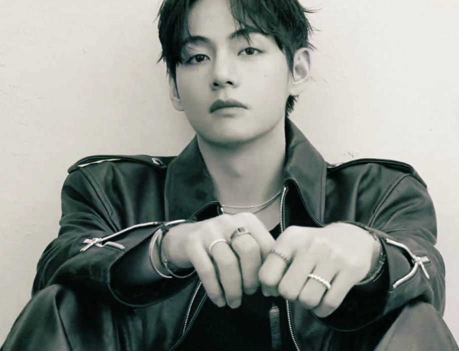 뷔 (방탄소년단) 최근 활동샷