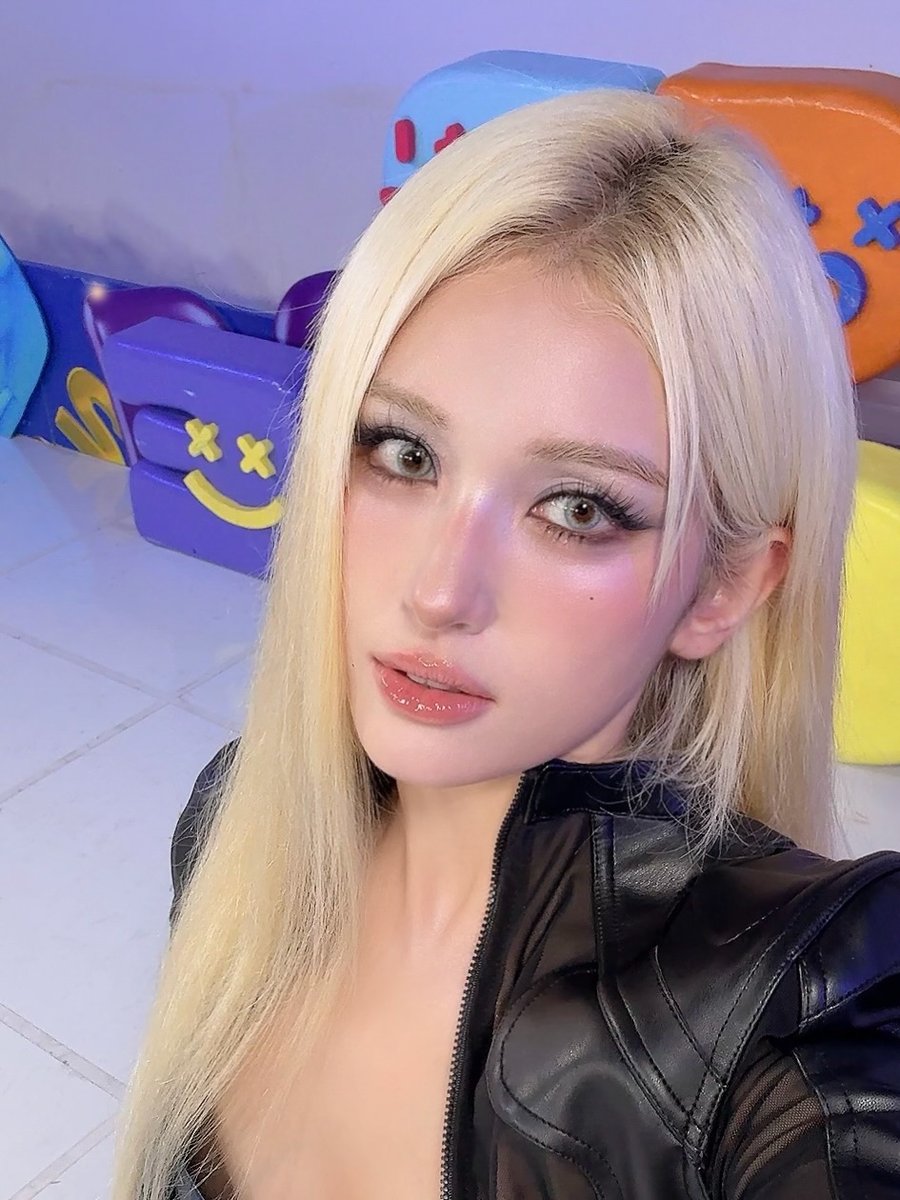 Behind-the-scenes cut of Jeon Somi