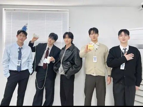 Behind-the-scenes cut of Shownu (MONSTA X)